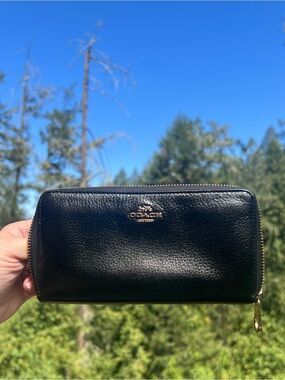 COACH Black Pebble Leather Wallet with Gold Hardware AUTHENTIC